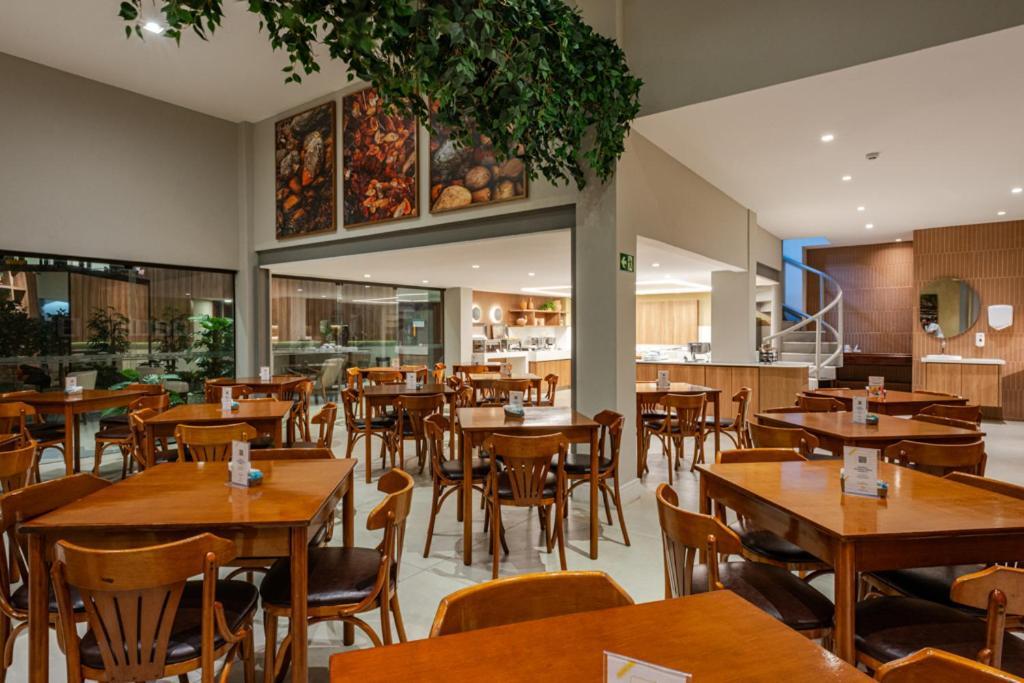 Malibu Plaza Hotel Lauro de Freitas Esterno foto